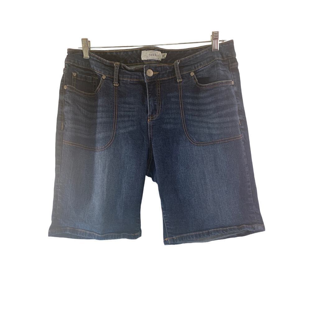 TORRID Women's Dark Wash Bermuda Jean Shorts / Size: 16